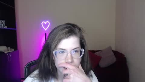 Snapshot of alicia_folow chatting on February 7, 2025, 12:39 pm Alicia online show from February 7, 2025, 12:39 pm