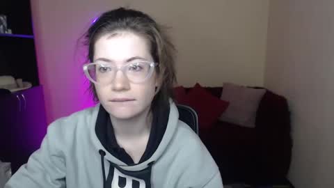 Snapshot of alicia_folow chatting on February 9, 2025, 6:22 am Alicia online show from February 9, 2025, 6:22 am