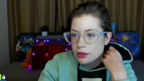 Snapshot of alicia_folow chatting on February 16, 2025, 6:21 pm Alicia online show from February 16, 2025, 6:21 pm