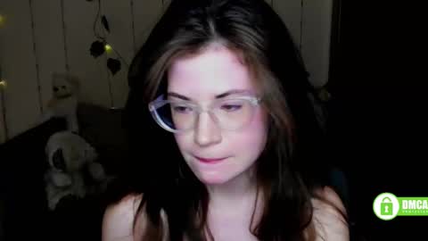 Snapshot of alicia_folow chatting on February 18, 2025, 9:42 pm Alicia online show from February 18, 2025, 9:42 pm