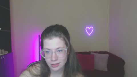 Snapshot of alicia_folow chatting on February 22, 2025, 1:13 pm Alicia online show from February 22, 2025, 1:13 pm