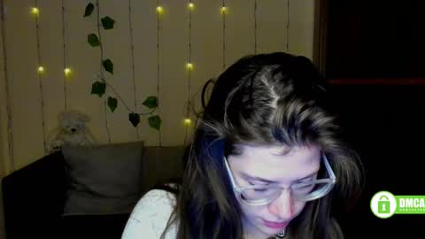 Snapshot of alicia_folow chatting on February 26, 2025, 4:24 pm Alicia online show from February 26, 2025, 4:24 pm