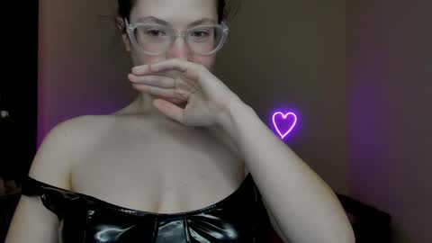 Snapshot of alicia_folow chatting on March 2, 2025, 9:31 am Alicia online show from March 2, 2025, 9:31 am