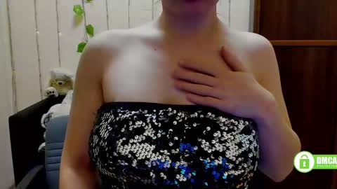 Snapshot of alicia_folow chatting on March 4, 2025, 9:40 am Alicia online show from March 4, 2025, 9:40 am