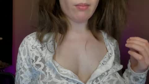 Snapshot of alicia_folow chatting on March 7, 2025, 9:29 am Alicia online show from March 7, 2025, 9:29 am