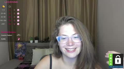 Snapshot of alicia_folow chatting on September 13, 2025, 5:35 pm Alicia online show from September 13, 2025, 5:35 pm