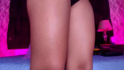 Alicia Kyse  online show from September 30, 2025, 3:11 am