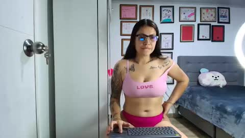 Snapshot of alicia_rainbow chatting on April 22, 2026, 3:31 am alicia_rainbow online show from April 22, 2026, 3:31 am