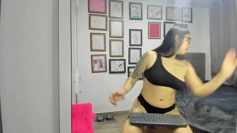 Snapshot of alicia_rainbow chatting on May 18, 2026, 4:07 am alicia_rainbow online show from May 18, 2026, 4:07 am