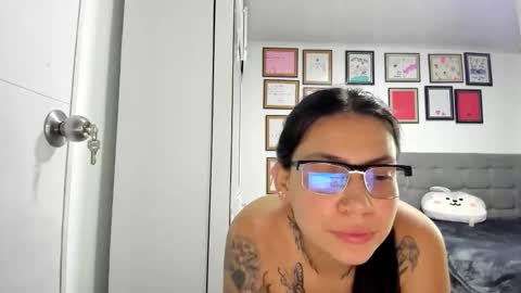 Snapshot of alicia_rainbow chatting on June 5, 2026, 6:52 am alicia_rainbow online show from June 5, 2026, 6:52 am