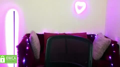 Alicia online show from December 14, 2025, 6:41 am