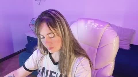 Snapshot of alicia_thompsonn chatting on July 15, 2026, 1:05 pm Alice online show from July 15, 2026, 1:05 pm