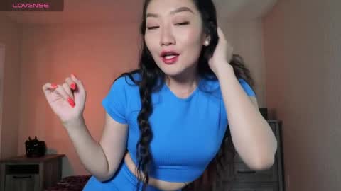 Snapshot of aliciahebixxx chatting on April 19, 2026, 11:51 pm Alicia Hebi online show from April 19, 2026, 11:51 pm