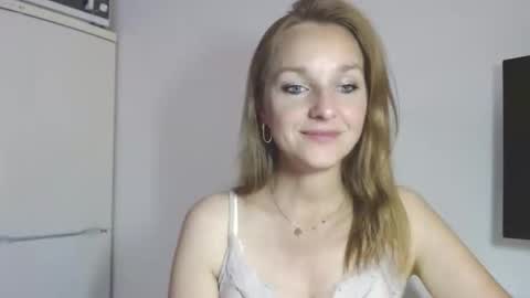 Snapshot of alicialux chatting on June 3, 2026, 4:56 pm Alicia online show from June 3, 2026, 4:56 pm