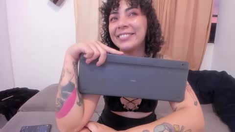 Alis 3 independent model 3 online show from December 7, 2024, 11:12 pm