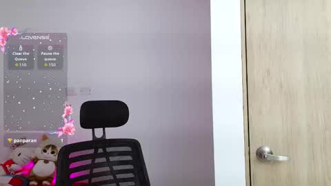 aliciia_23 online show from March 4, 2026, 11:22 pm