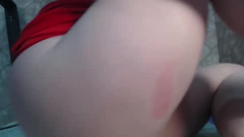 alidaalida2 online show from April 7, 2026, 3:23 pm