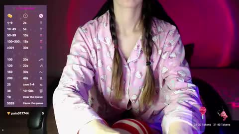 Mia online show from February 12, 2025, 4:33 pm