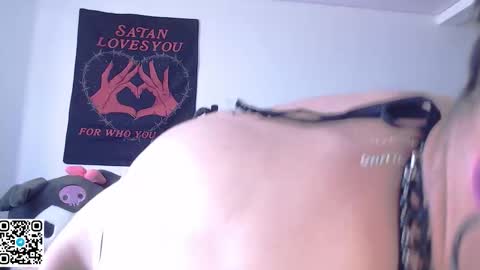     online show from September 16, 2025, 8:21 pm