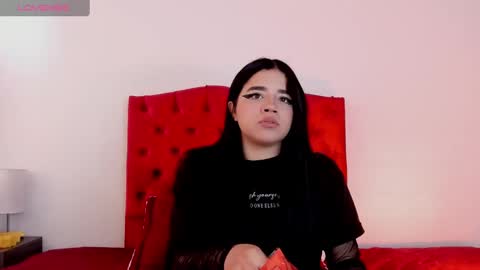 aliice_walker_ online show from December 16, 2024, 5:54 pm