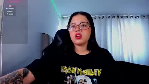 aliice_walker_ online show from December 22, 2025, 3:31 pm