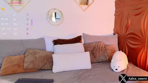 Alicie online show from October 1, 2025, 9:43 pm