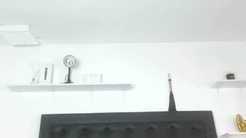 alika_jonhson_ online show from October 12, 2025, 2:16 pm