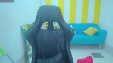 alina09_ online show from November 16, 2025, 5:18 pm