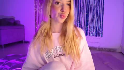 Alina  online show from November 6, 2025, 2:56 am