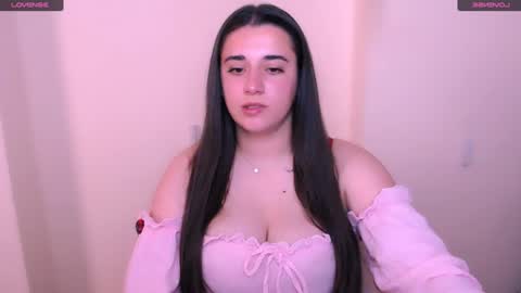 Snapshot of alinaasti_ chatting on June 26, 2026, 7:13 am Alina online show from June 26, 2026, 7:13 am