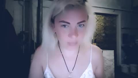Snapshot of alinafrey_ chatting on May 10, 2026, 3:01 am Alina online show from May 10, 2026, 3:01 am