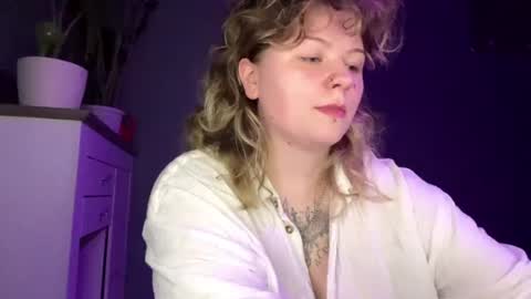 Snapshot of alinahotgirl chatting on July 14, 2026, 10:48 pm Alina online show from July 14, 2026, 10:48 pm