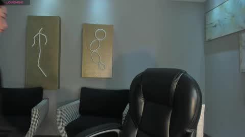 alinakravitz_ online show from November 21, 2025, 11:42 am