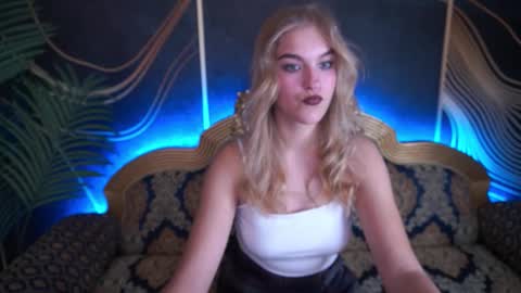 Alina online show from November 13, 2025, 8:19 pm