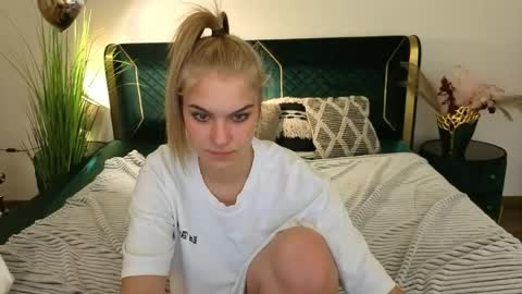 Snapshot of alinalemon chatting on May 7, 2026, 8:36 pm Alina online show from May 7, 2026, 8:36 pm