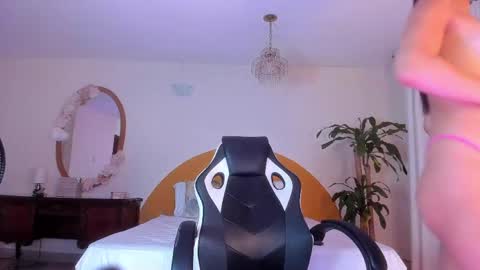 AlinaSimmons online show from June 3, 2026, 1:08 am