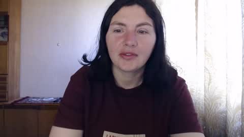 Snapshot of alinaxjames chatting on May 6, 2026, 7:35 am AlinaxJames online show from May 6, 2026, 7:35 am