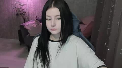 Aline Greeeen online show from October 8, 2025, 2:53 am