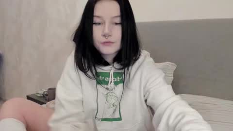 Aline Greeeen online show from December 22, 2025, 3:14 am