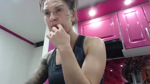 alipetite online show from September 24, 2025, 11:08 pm