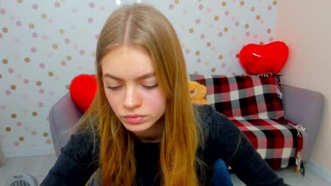 alisa_glamur online show from January 27, 2025, 12:58 pm