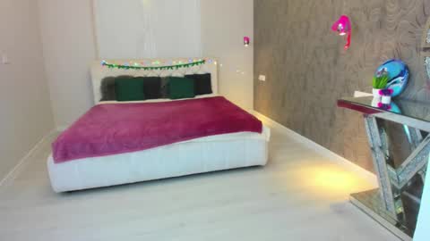 alisa_glamur online show from February 16, 2025, 4:32 pm