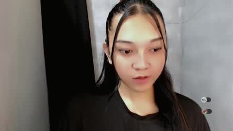 Shanti xhey online show from October 17, 2025, 4:09 pm