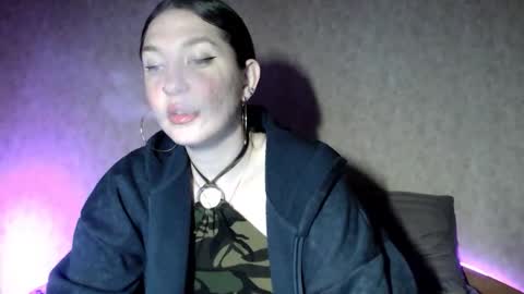 alisaadoll online show from February 18, 2026, 12:56 pm