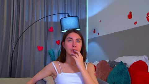 Snapshot of alisaalarie chatting on June 5, 2026, 7:03 am Alisa online show from June 5, 2026, 7:03 am