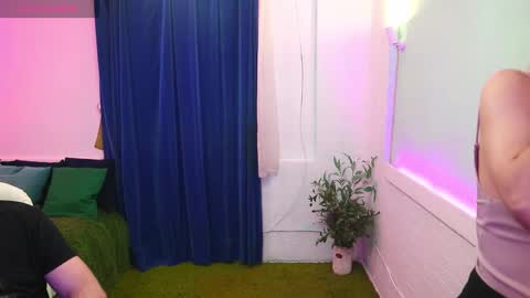 Alisa Aleks online show from November 21, 2025, 3:33 pm