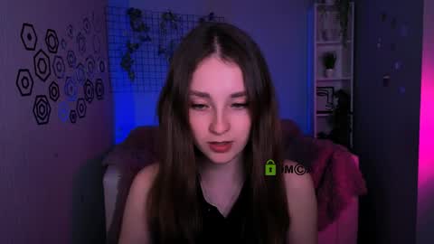 Alisa online show from April 6, 2026, 7:15 pm