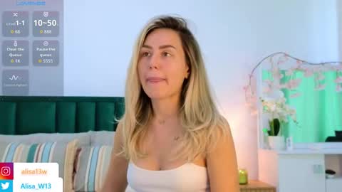 Snapshot of alisawilson_ chatting on September 18, 2025, 9:55 am Alisa online show from September 18, 2025, 9:55 am