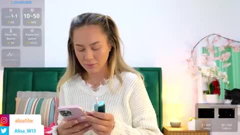 Alisa online show from October 22, 2025, 5:30 am