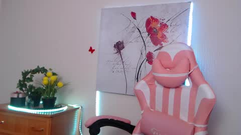 Snapshot of alisawoods_ chatting on May 28, 2026, 12:24 pm Alisa online show from May 28, 2026, 12:24 pm